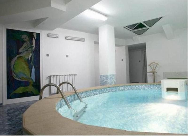 Family Art Hotel Gallery Плевна Экстерьер фото