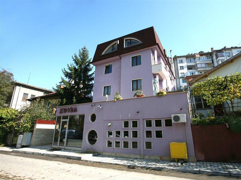 Family Art Hotel Gallery Плевна Экстерьер фото