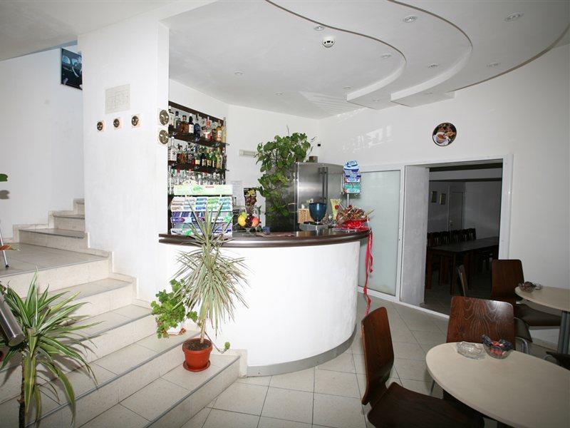 Family Art Hotel Gallery Плевна Экстерьер фото
