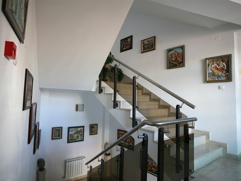 Family Art Hotel Gallery Плевна Экстерьер фото