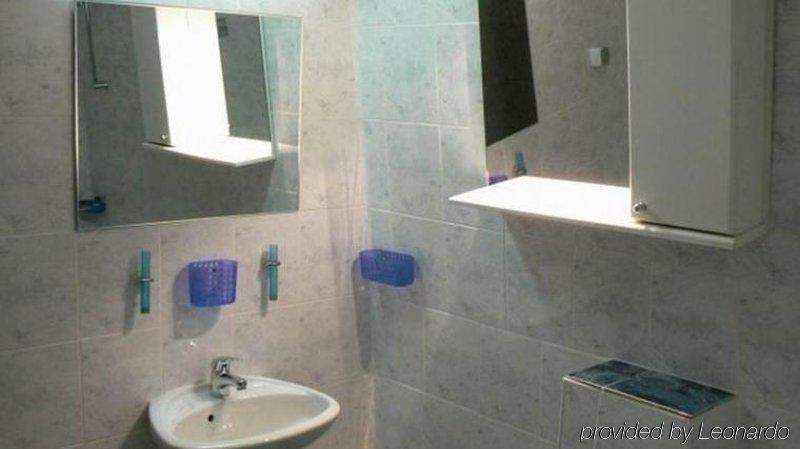 Family Art Hotel Gallery Плевна Экстерьер фото