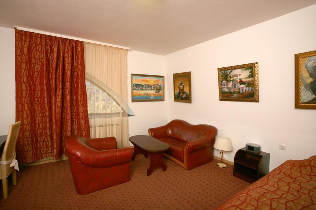 Family Art Hotel Gallery Плевна Номер фото