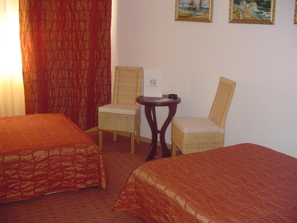 Family Art Hotel Gallery Плевна Номер фото